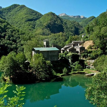 Borgo Isola Santa Pensionat Exteriör bild