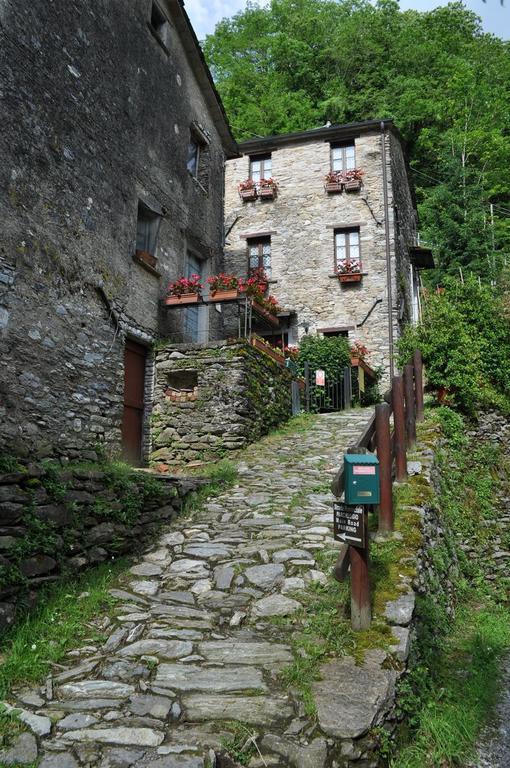 Borgo Isola Santa Pensionat Exteriör bild